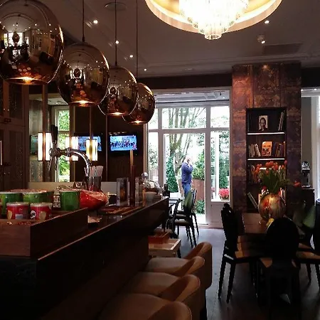 Apple Hotell 3*